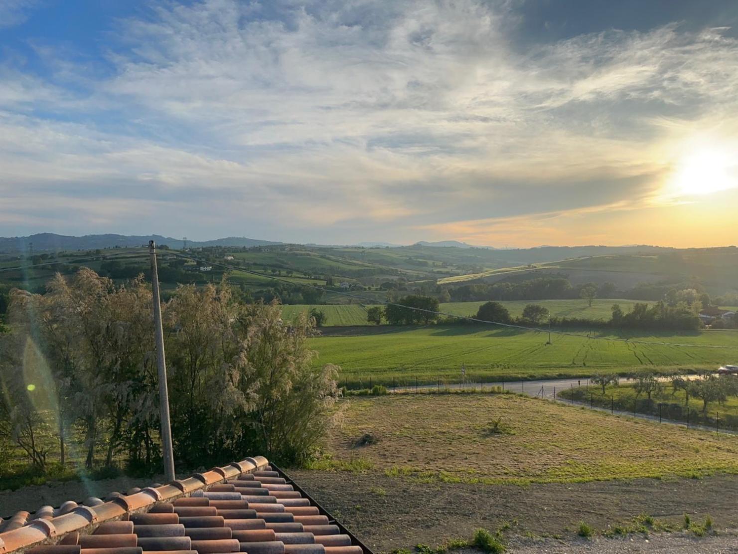 La Sosta Di Guido A Tavullia Bed & Breakfast ภายนอก รูปภาพ