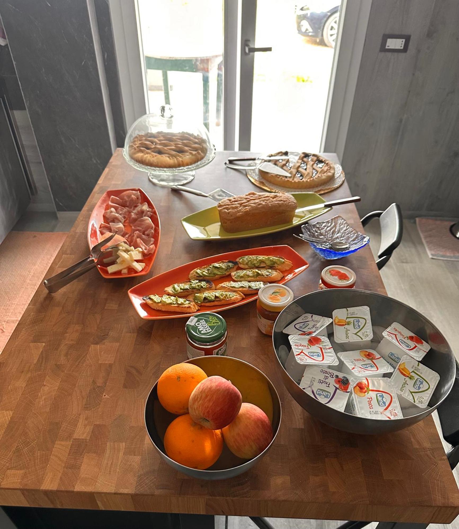 La Sosta Di Guido A Tavullia Bed & Breakfast ภายนอก รูปภาพ
