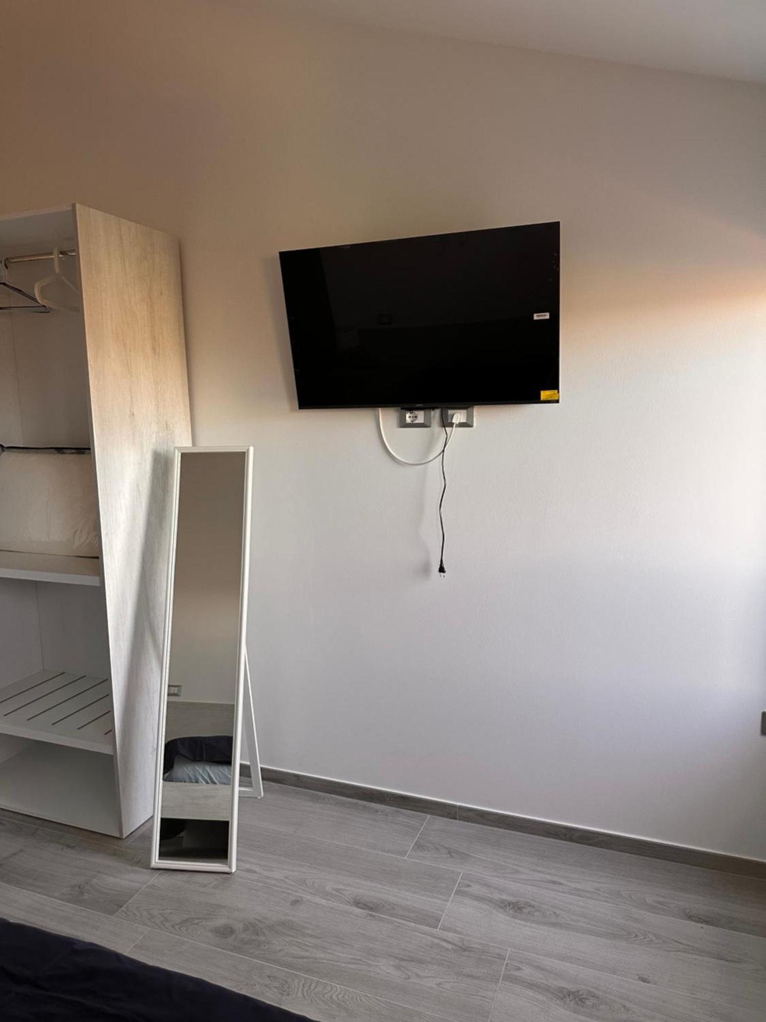 La Sosta Di Guido A Tavullia Bed & Breakfast ภายนอก รูปภาพ