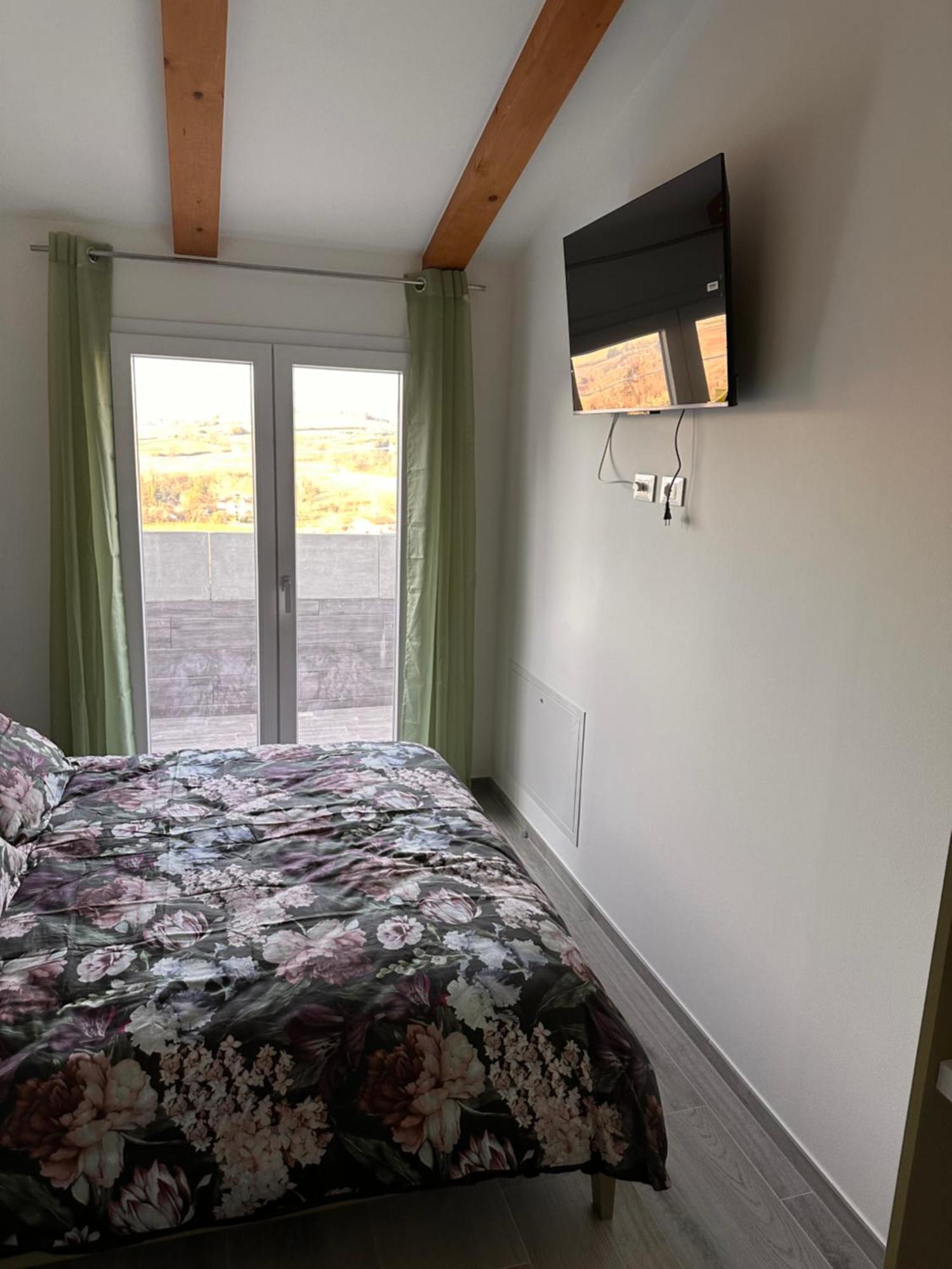 La Sosta Di Guido A Tavullia Bed & Breakfast ภายนอก รูปภาพ